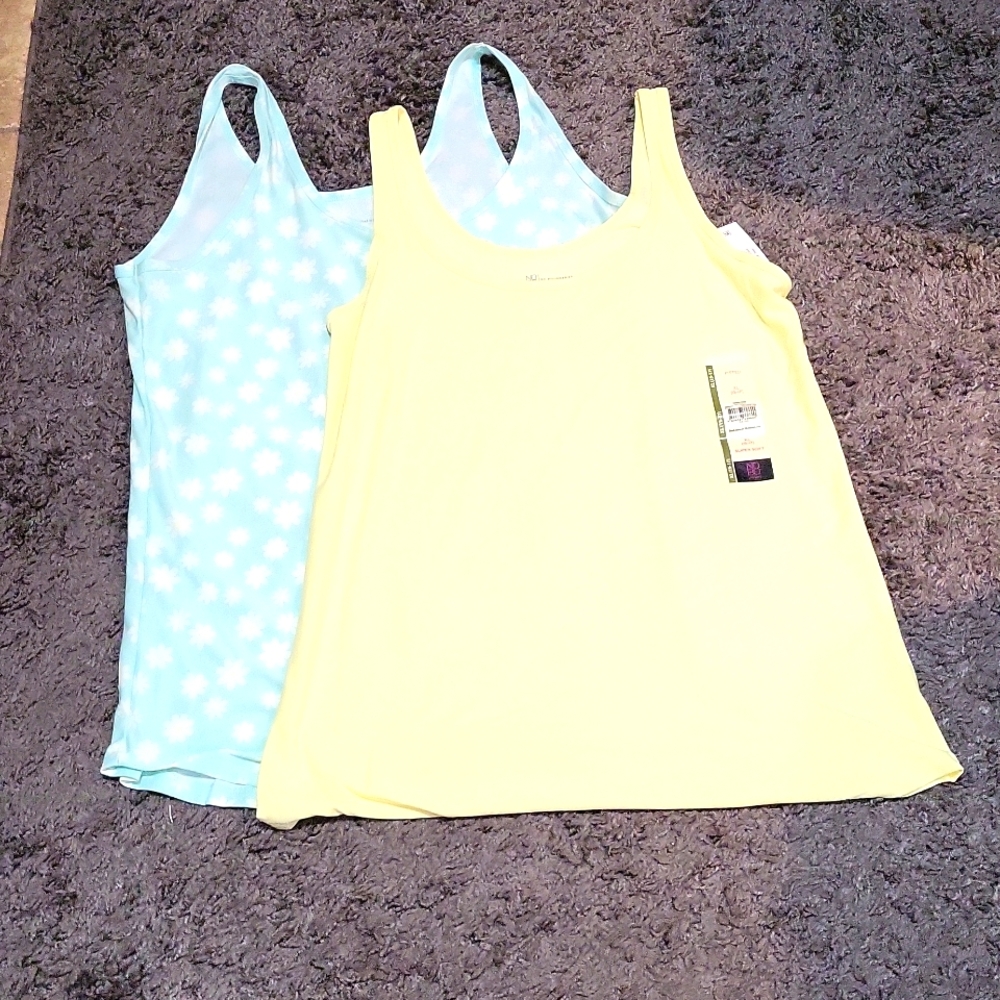 NO BOUNDARIES YELLOW AND GREENTANKS. SET OF 2. XL. NWT